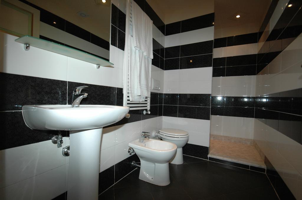 Dimora Dei Guelfi Luxury Rooms Лукка Экстерьер фото