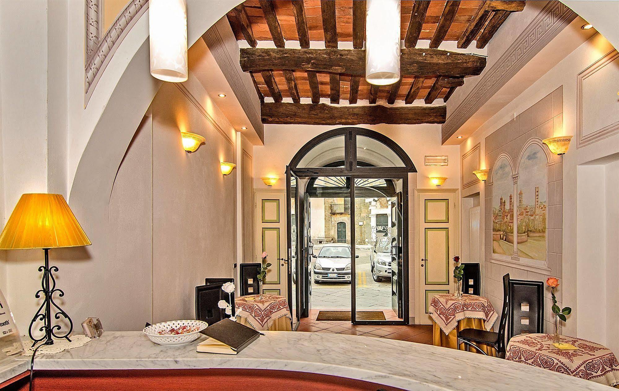 Dimora Dei Guelfi Luxury Rooms Лукка Экстерьер фото