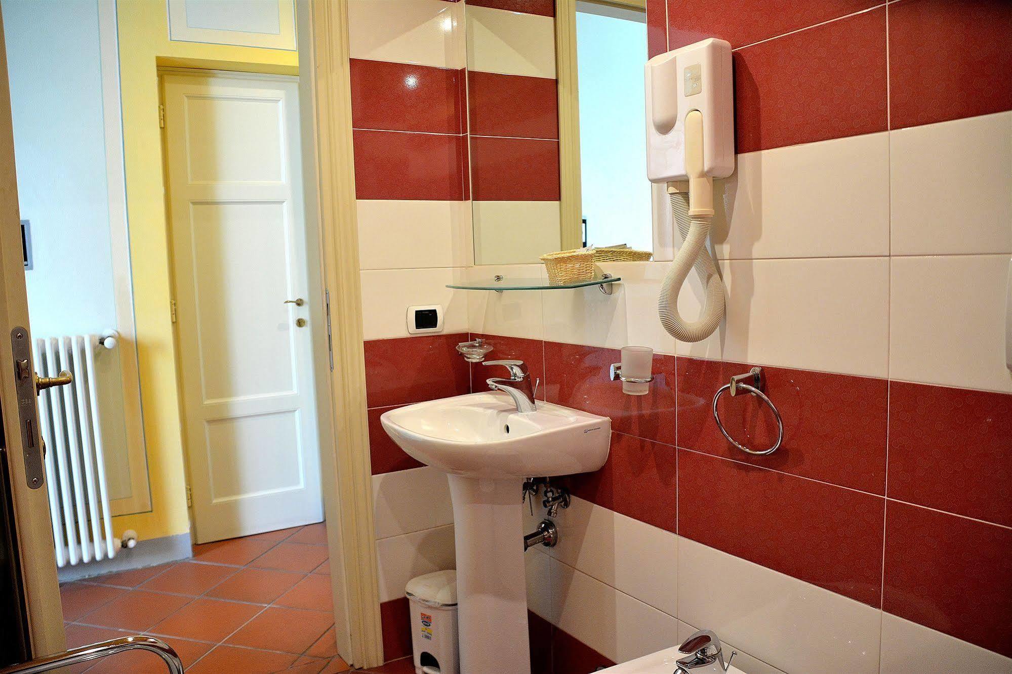 Dimora Dei Guelfi Luxury Rooms Лукка Экстерьер фото